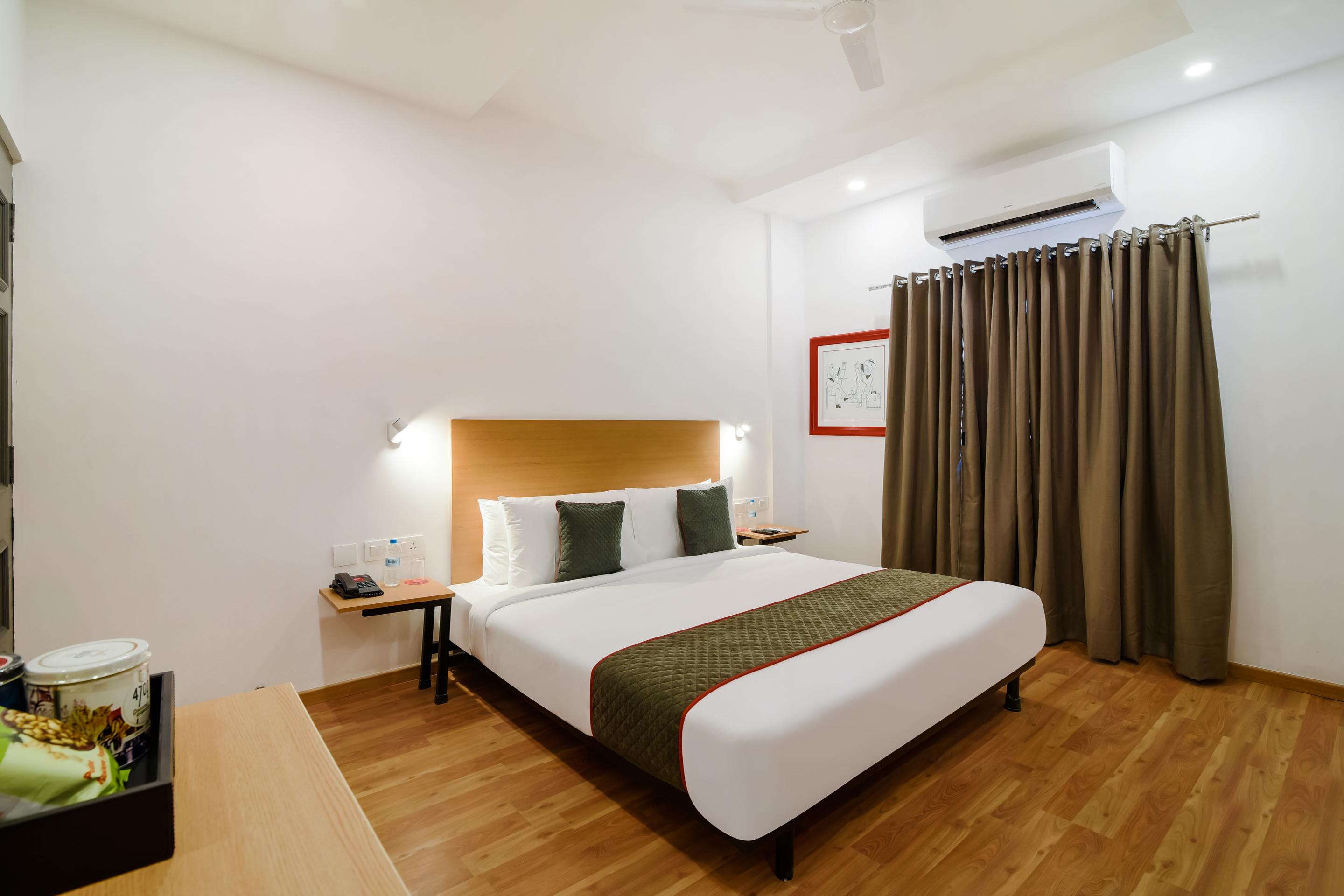 Oyo Townhouse 091 Nungambakkam Hotel Chennai Eksteriør billede