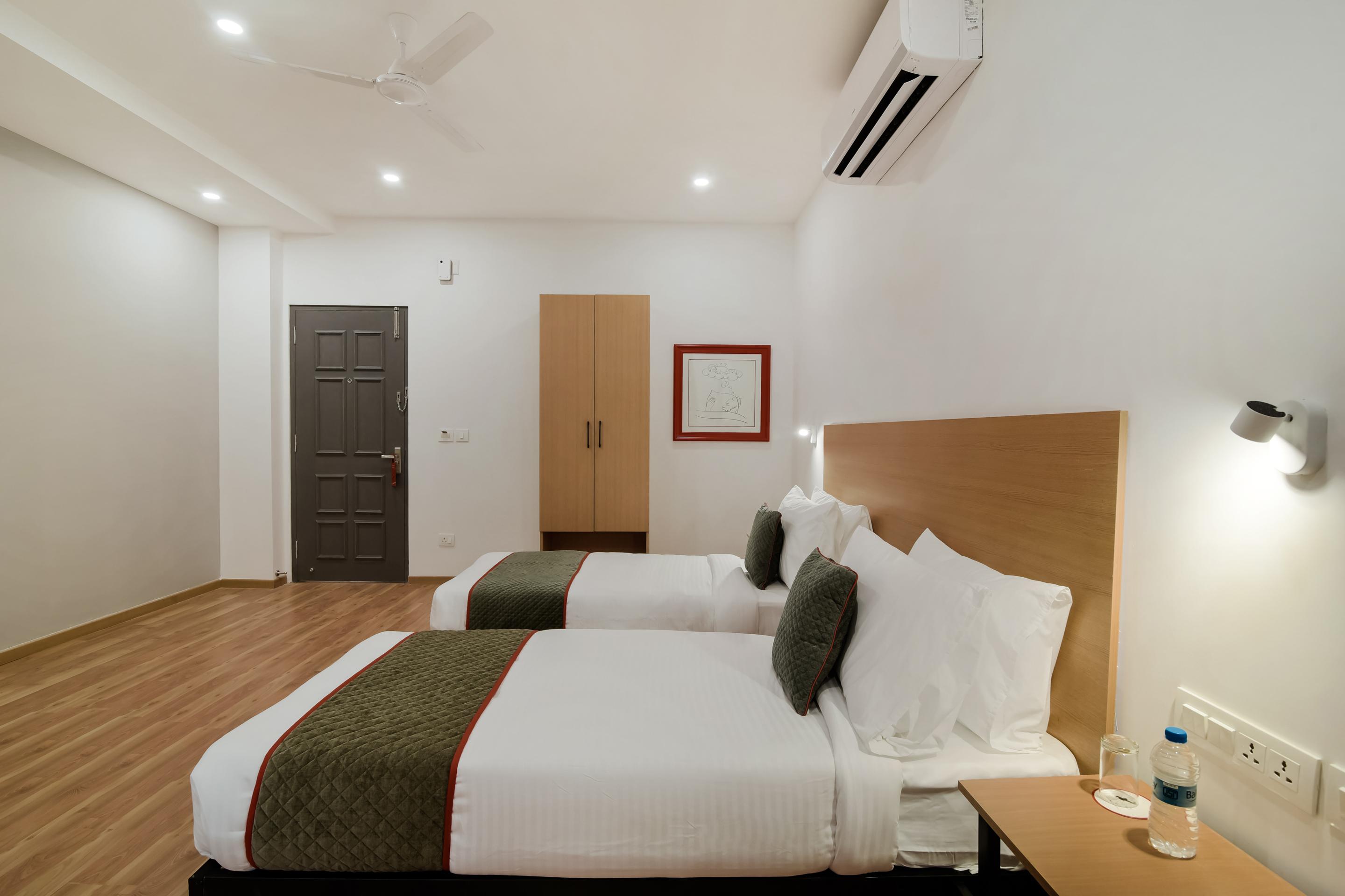 Oyo Townhouse 091 Nungambakkam Hotel Chennai Eksteriør billede
