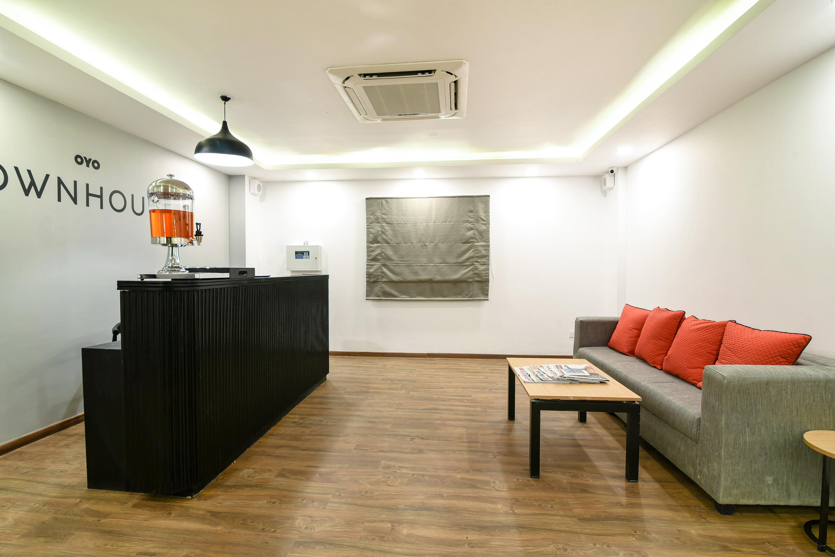 Oyo Townhouse 091 Nungambakkam Hotel Chennai Eksteriør billede