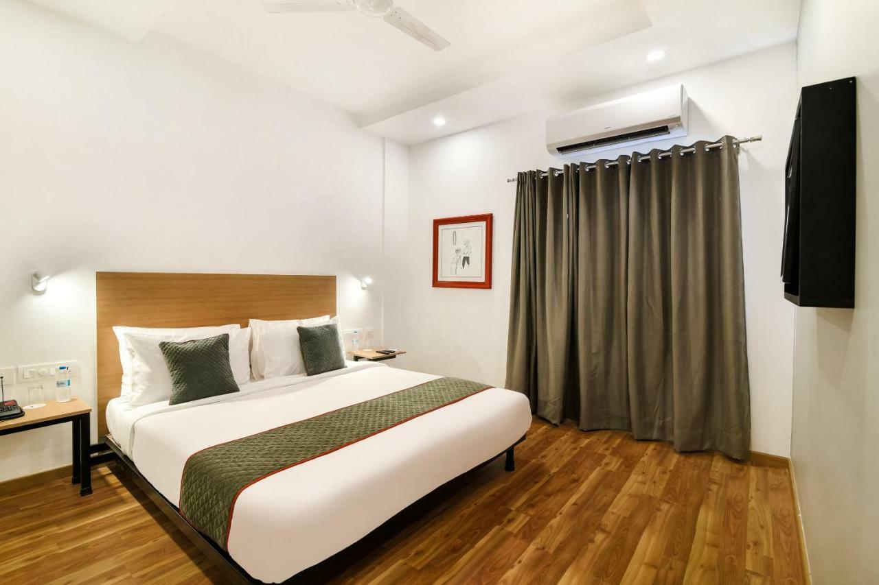 Oyo Townhouse 091 Nungambakkam Hotel Chennai Eksteriør billede