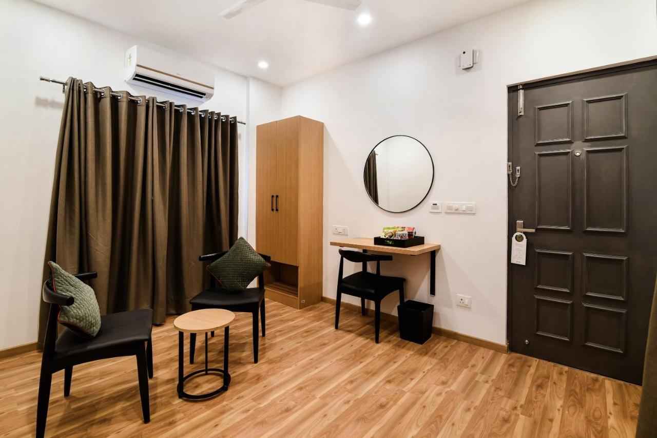 Oyo Townhouse 091 Nungambakkam Hotel Chennai Eksteriør billede